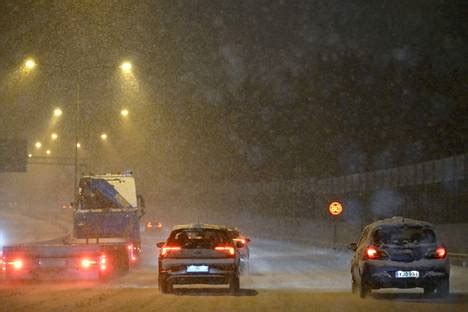 Varoituskartta Hehkuu Oranssina Etel Suomessa Joululiikenteess