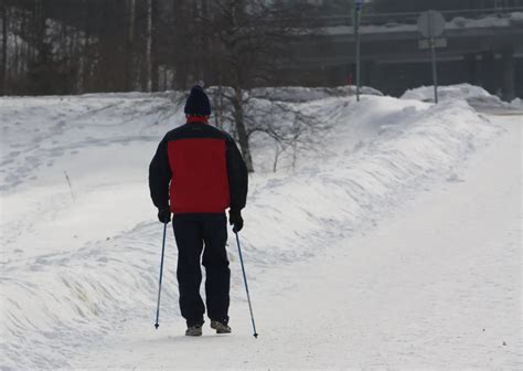 Using Walking Poles To Snowshoe York Nordic