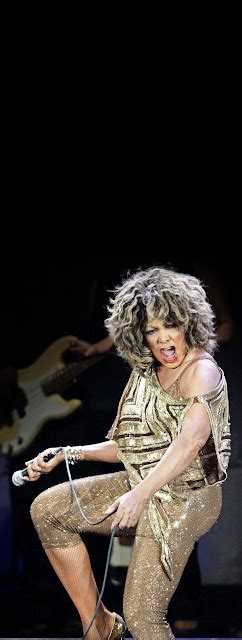 Purochile Tina Turner La Reina Del Rock And Roll Una Vida Marcada Por