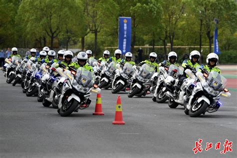 武汉警方练兵比武实战演练，又燃又帅！ 轮播图 新闻中心 长江网 Cjn Cn