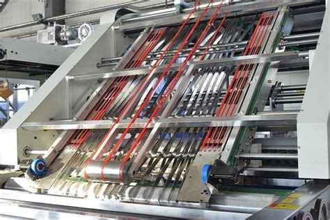 China High Speed Automatic Flute Laminator Machine Manufacturers