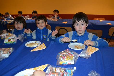 Estudiantes de Kínder A y B reciben reconocimiento por pre Flickr