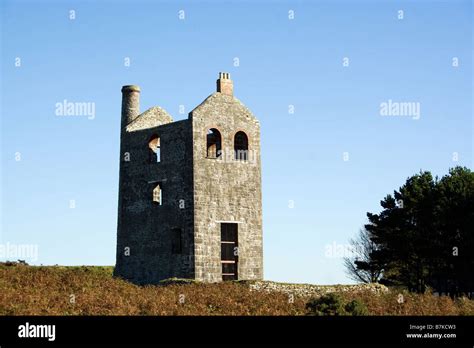 Ruins Of Engine House Of Old Cornish Tin Mine Stock Photo Alamy