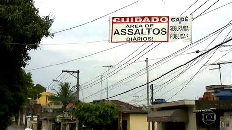 V Deo Moradores Colocam Faixas Para Alertar Sobre Risco De Assaltos Em