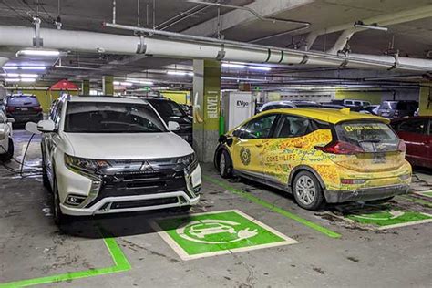 Here's What It Was Like Trying to Charge a Mitsubishi Outlander PHEV Using Public Charging ...