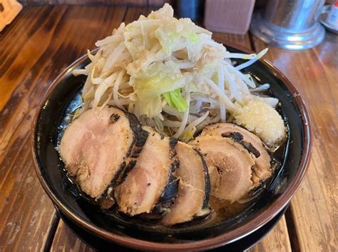 『ラーメン 小 ぶたw ヤサイ200ニンニクアブラ』麺や豚髭のレビュー ラーメンデータベース