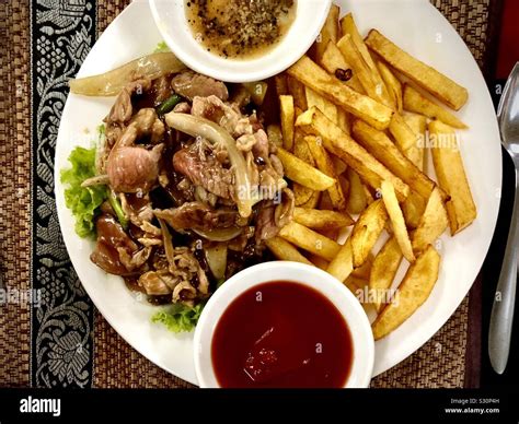 Beef Lok Lak Cambodian Cuisine Stock Photo Alamy