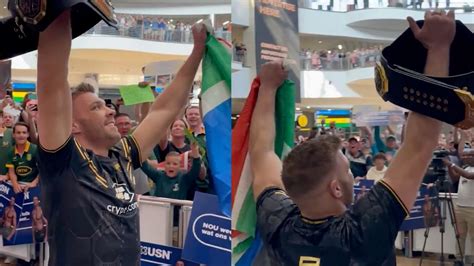 Video Dricus Du Plessis Gets Hero S Welcome In South Africa Following