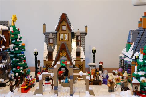 MOC: Hogsmeade Winter Village from Harry Potter - Bettylovesbricks ...