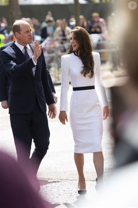 Prince William Et Kate Middleton Amoureux Surprises En Jordanie Le