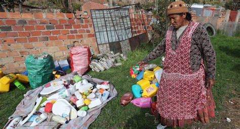 Reciclandantes Mujeres Que Se Unen En Bolivia Para Recoger Residuos