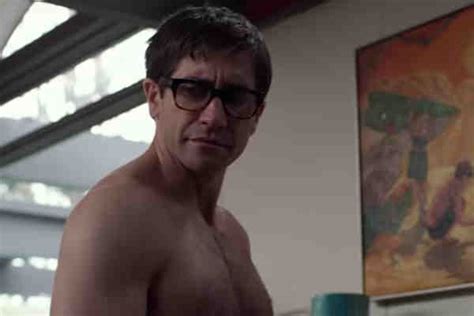 First Look Jake Gyllenhaal Plays A Gay Art Dealer In Velvet Buzzsaw