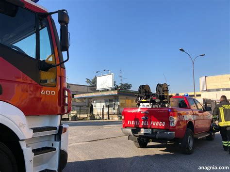 Incendio Alla Ex Videocon Di Anagni Si Alza Una Colonna Di Fumo Nero