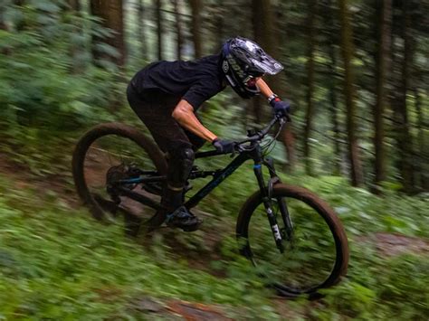 selecting mtb helmet  features  safety  experience rodalink