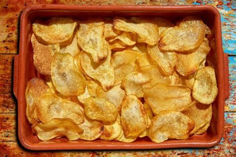 Patatas chips caseras Recetas Fáciles Reunidas