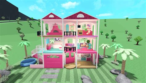 Barbie Dreamhouse Bloxburg Build / Plot Value: $150k Plot Data: 7.5% ...