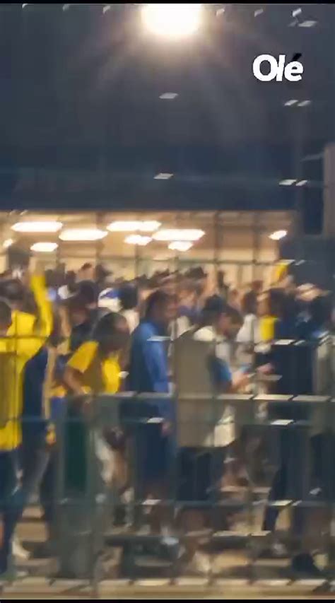 Hinchas de Boca ingresan al Allianz Parque - Olé