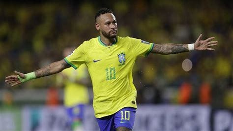 Neymar Breaks Peles Brazil Goal Scoring Record The Maravi Post