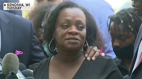 Jacob Blakes Mother Calls For Prayers And Peace Amid Riots Violence