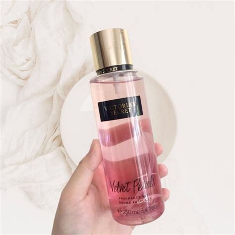 Jual Parfum Victoria Secret Velvet Petals Body Mist 250 Ml Shopee