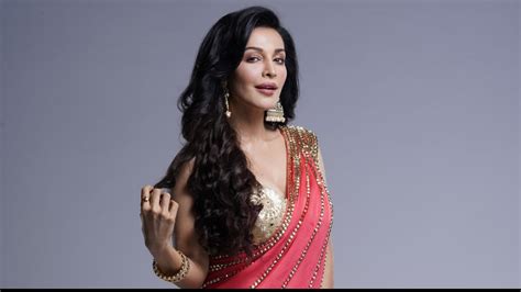 Flora Saini उसने मेरे प्राइवेट पार्ट पर घूंसा मारा स्त्री फेम एक्ट्रेस का छलका दर्द बताया