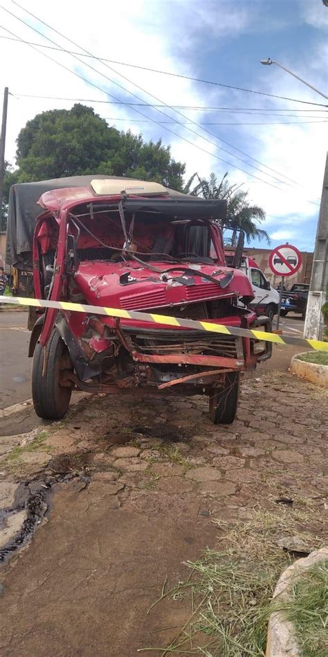 GRAVÍSSIMO Acidente em Jandaia do Sul envolvendo caminhão e trem na