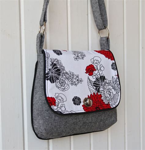 Free The Lilac Mini Messenger Pdf Sewing Pattern Quilted Purse