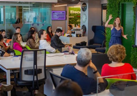 Bahia Ba Carol Manciola Inspira Audi Ncia Em Palestra Sobre Coragem