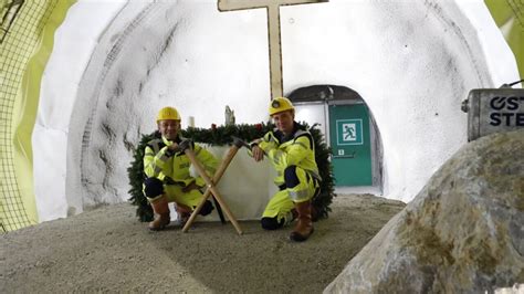 A Tunnelbaustelle Arbeiten Schreiten Voran Neue Staus Drohen Sn At