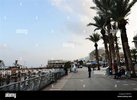 Alon Lakeview Promenade Hi Res Stock Photography And Images Alamy