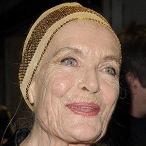 Shirley Eaton - Bio, Facts, Family | Famous Birthdays