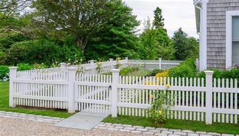 30 Stunning Front Yard Fence Ideas To Transform Your Home 2024