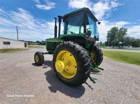 John Deere 4440 Tractor - Great Plains Auction