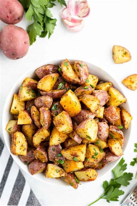 Garlic Parmesan Roasted Red Potatoes With Video Bread Booze Bacon