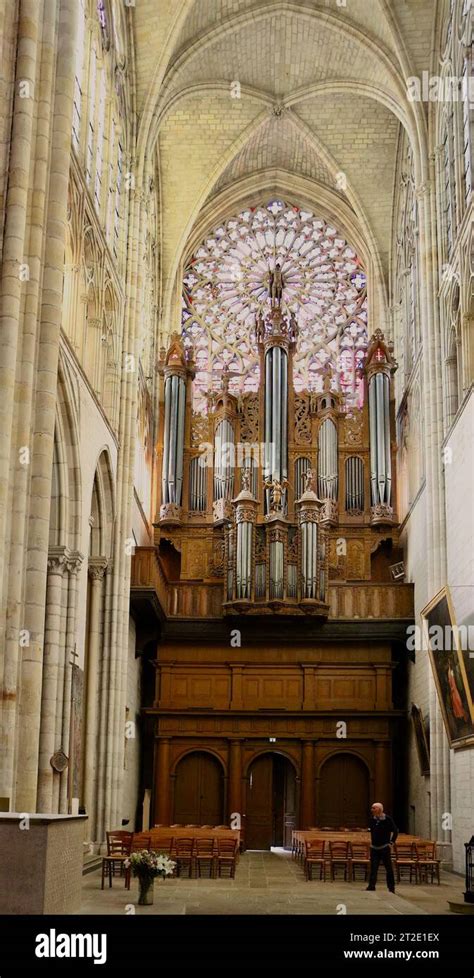 Th Century Pipe Organ Made By Robert Clicquot In A Th Century Case