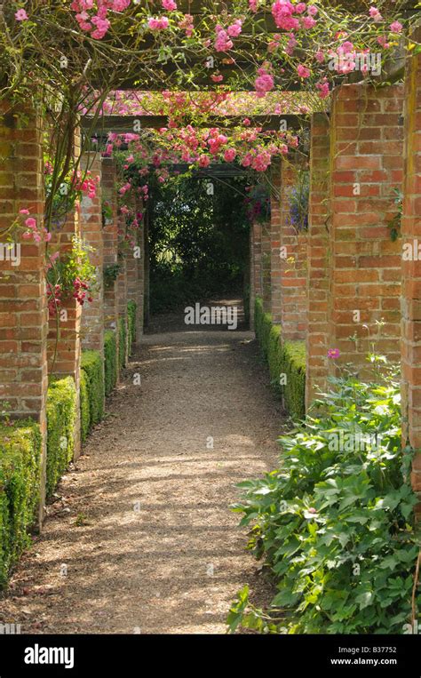 Pergola Hi Res Stock Photography And Images Alamy