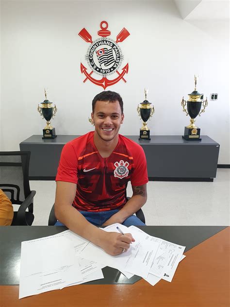 Corinthians Acerta Renova O Goleiro Alan Gobetti Do Sub Veja