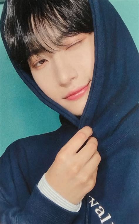 Seonghwa Wonderwall Fansign Photocard Scan