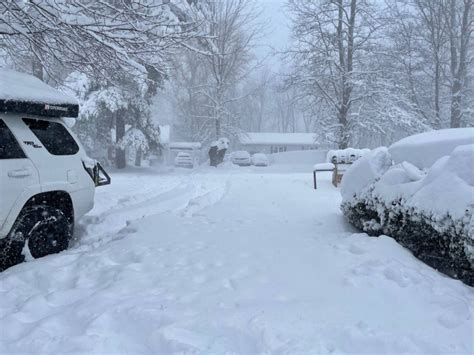 Erie Pa Weather Heavy Continuous Snow Fills Weekend Forecast