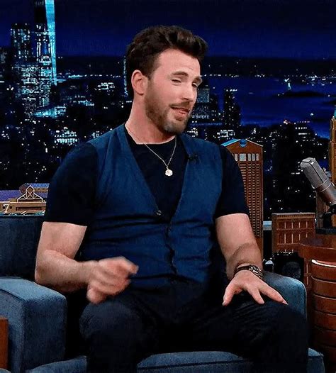 Pin by ﾟ ﾟ on 𝘾𝙝𝙧𝙞𝙨 𝙀𝙫𝙖𝙣𝙨 𝙜𝙞𝙛𝙨 Chris evans hot Chris evans Chris evans captain