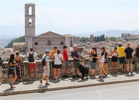 Pienone Di Turisti Il Covid C Ma Non Si Vede