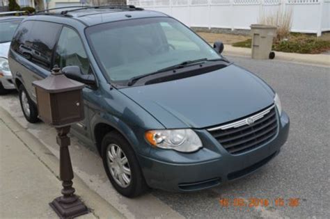 Buy used 2006 Chrysler Town & Country Touring in Bayville, New Jersey, United States