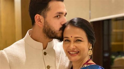 Amala Akkineni on His Son AKhil Akkineni Agent Movie Trolls ఏజట