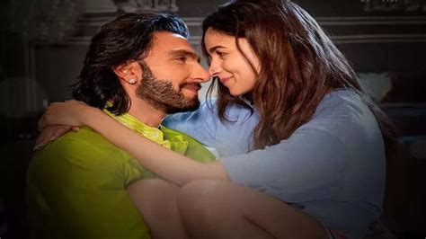 Ranveer Singh Alia Bhatts Ve Kamleya Song From Rocky Aur Rani Kii