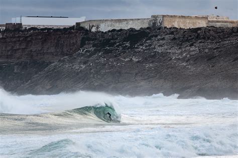 Costa Sul Algarvia Brilha Em Dias De Tempestade Na Costa Oeste