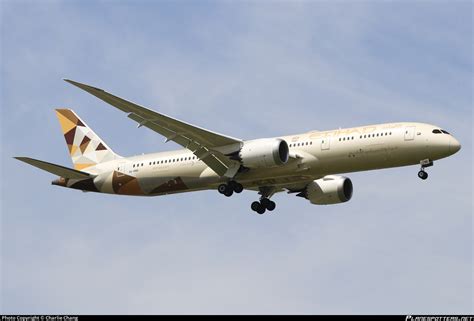 A Bnb Etihad Airways Boeing Dreamliner Photo By Charlie Chang