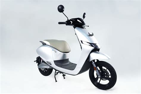 Kymco Resmi Perkenalkan Motor Listrik Di Pevs Antara News Bali