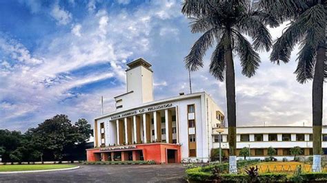 Rising COVID-19 Cases: IIT Kharagpur campus to be shut down from September 6 to 13 - ABPEducation