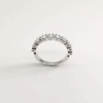 Bague Demi Alliance En Or Blanc 18 Carats Sertie De 10 Diamants