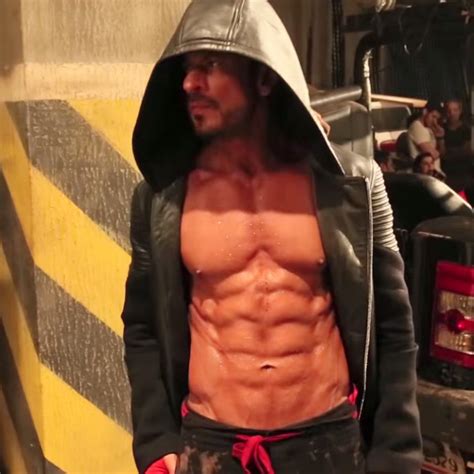 9 Shirtless Pictures Of Shah Rukh Khan That Will Make Your Heart Skip A